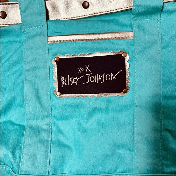 New Betsey Johnson XOX Shoulder Purse, teal & gold w/ cheetah print interior! - Picture 3 of 5